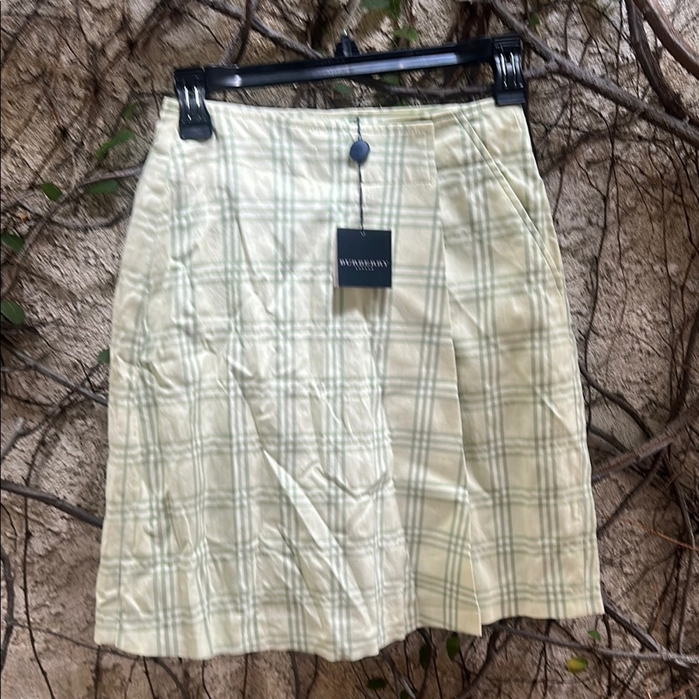 Burberry London Golf Tan Cream A-Line Pleated Skirt
